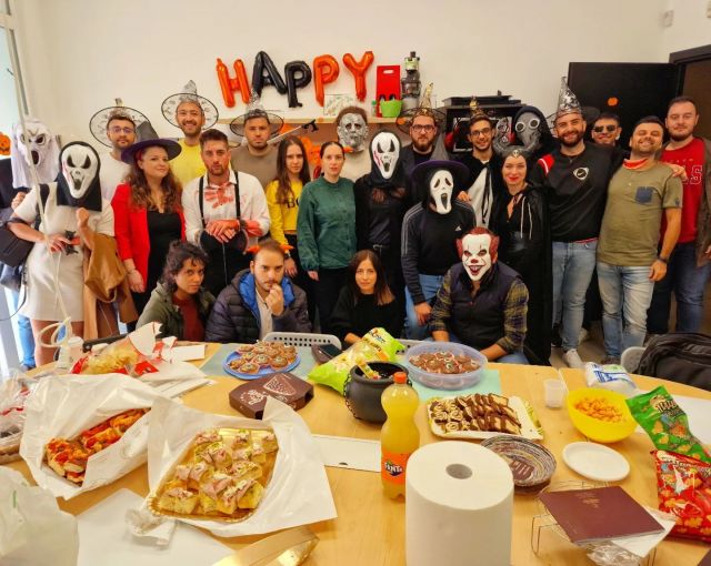 Halloween Happenings in Happy Network 🎃🧙🏼‍♀️

#happynetwork #network #rete #impresa #halloween #party #colleagues #happy #stayhappy